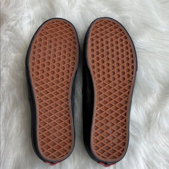 🆕 Vans Authentic Unisex Black Canvas Sneakers Size M7.5 W9.0 Casual Skate Shoes - Picture 4 of 9